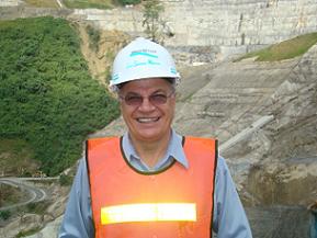 O engenheiro Luiz Sérgio Matias Bueno atualmente coordena a construção de uma Usina Hidrelétrica na Colômbia 